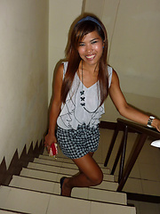 Cute Thai gogo girl fucks her customer