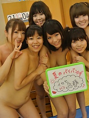 Funny japanese girls have wild lesbian orgy