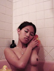 Sexy hot asian girlfriends show nude tits