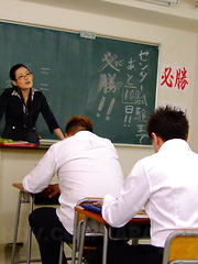 Sexy Japanese Yui Komine gives heads in class