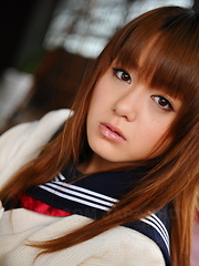 Cute babe Rui Natsukawa showing off her body